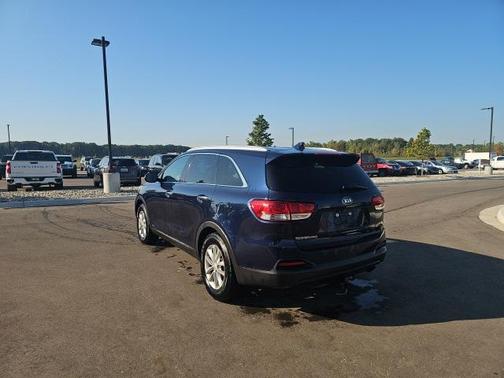 2018 Kia Sorento LX
