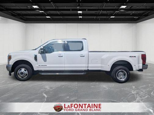 Oxford White 2022 Ford F-350 Lariat