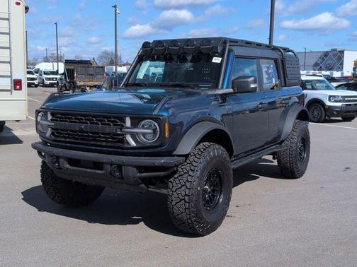 Shadow Black 2025 Ford Bronco Badlands