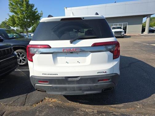 2022 GMC Acadia AWD AT4
