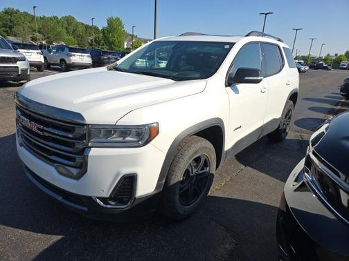 2022 GMC Acadia AWD AT4