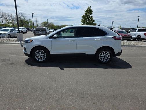 Star White Metallic Tri-Coat 2023 Ford Edge SEL