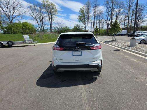 Star White Metallic Tri-Coat 2023 Ford Edge SEL