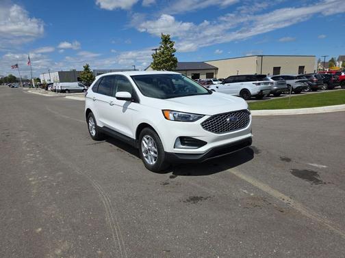 Star White Metallic Tri-Coat 2023 Ford Edge SEL