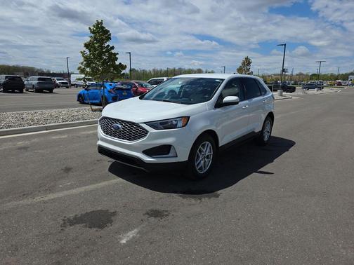 Star White Metallic Tri-Coat 2023 Ford Edge SEL