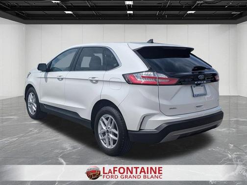 Star White Metallic Tri-Coat 2023 Ford Edge SEL
