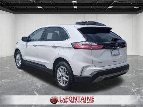 Star White Metallic Tri-Coat 2023 Ford Edge SEL