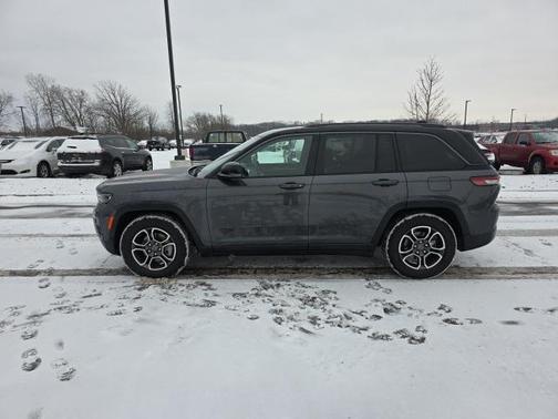 2022 Jeep Grand Cherokee Trailhawk