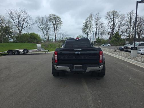 Black Metallic 2022 Ford F-350 Lariat
