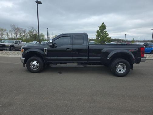 Black Metallic 2022 Ford F-350 Lariat