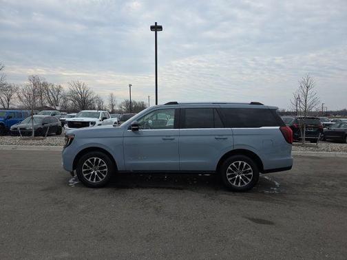Gray Metallic 2025 Ford Expedition Platinum