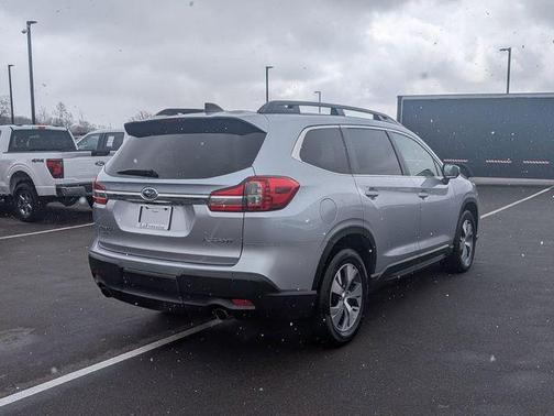 Ice Silver Metallic 2022 Subaru Ascent Premium 7-Passenger