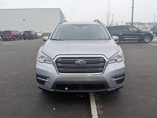 Ice Silver Metallic 2022 Subaru Ascent Premium 7-Passenger