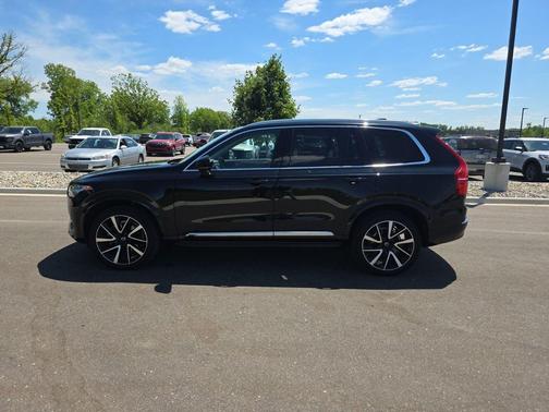 Onyx Black Metallic 2024 Volvo XC90 B6 Plus Bright Theme 6-Seater