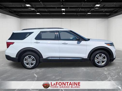 Oxford White 2024 Ford Explorer XLT
