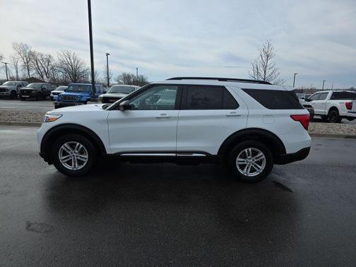Oxford White 2024 Ford Explorer XLT