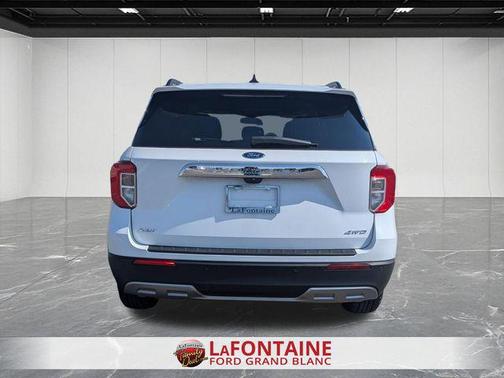 Oxford White 2024 Ford Explorer XLT