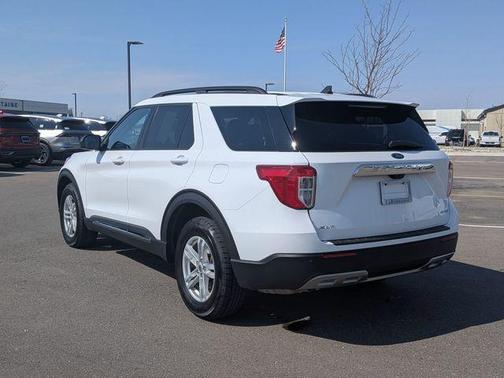 Oxford White 2024 Ford Explorer XLT