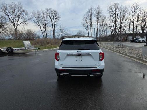 Oxford White 2024 Ford Explorer XLT