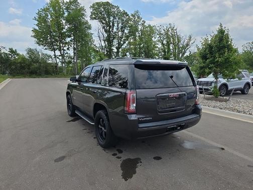 Iridium Metallic 2018 GMC Yukon SLT