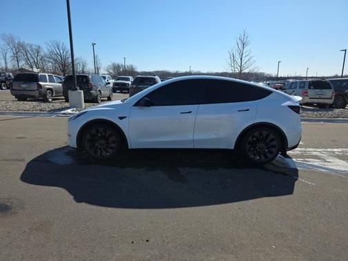 2024 Tesla Model Y Performance Dual Motor All-Wheel Drive