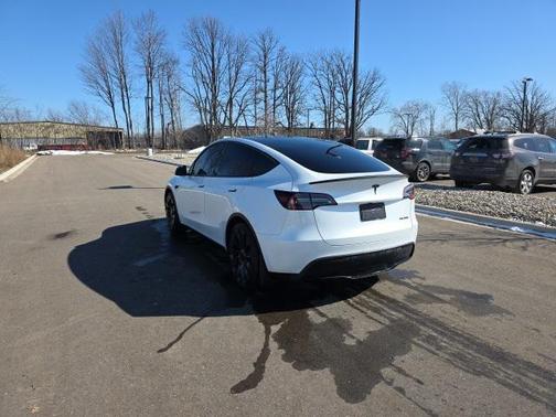 2024 Tesla Model Y Performance Dual Motor All-Wheel Drive