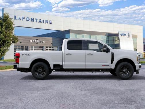 Oxford White 2027 Ford F-250 XLT
