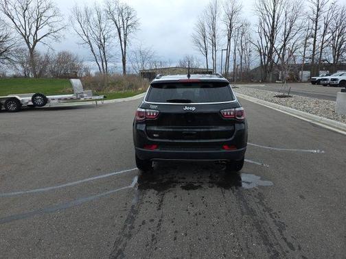 Diamond Black Crystal Pearlcoat 2019 Jeep Compass Limited