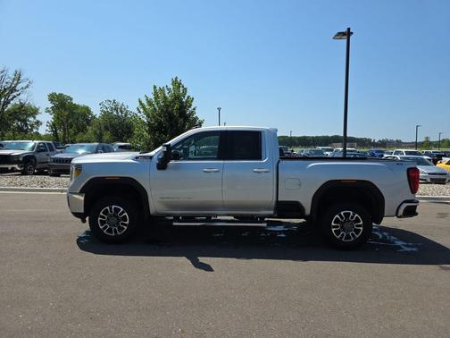 Quicksilver Metallic 2022 GMC Sierra 2500 SLE