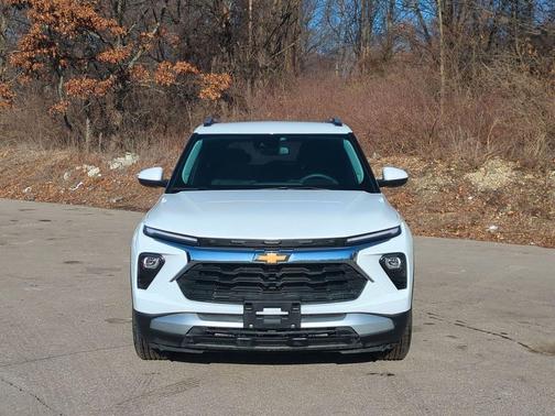 Summit White 2025 Chevrolet Trailblazer LT