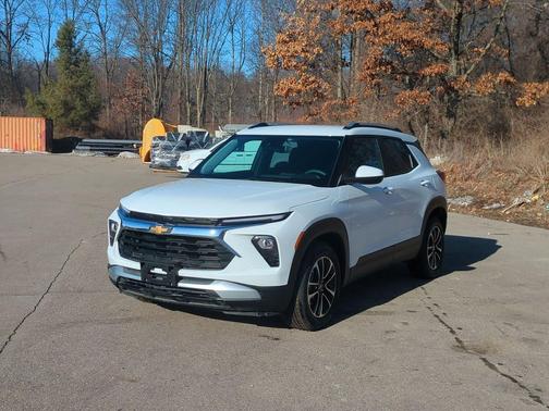 Summit White 2025 Chevrolet Trailblazer LT