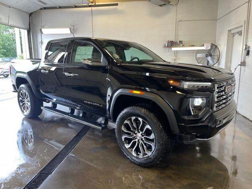 Onyx Black 2024 GMC Canyon Denali