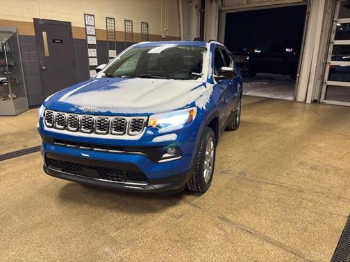 2024 Jeep Compass Latitude Lux