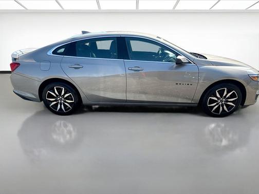 2025 Chevrolet Malibu FWD RS