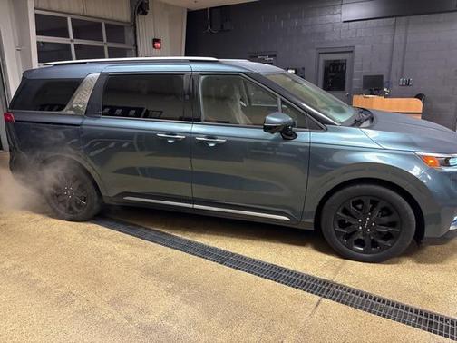 2022 Kia Carnival SX