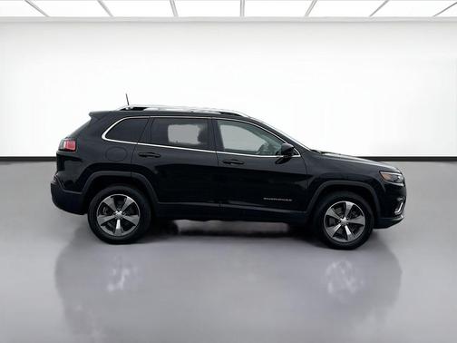Diamond Black Crystal Pearlcoat 2020 Jeep Cherokee Limited