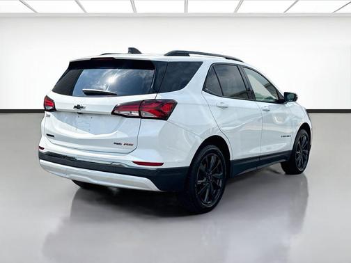 Summit White 2022 Chevrolet Equinox AWD RS