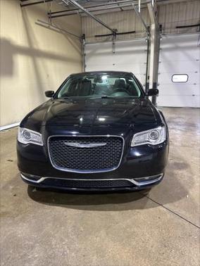 2018 Chrysler 300 Touring