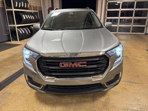 Sterling Metallic 2024 GMC Terrain SLE