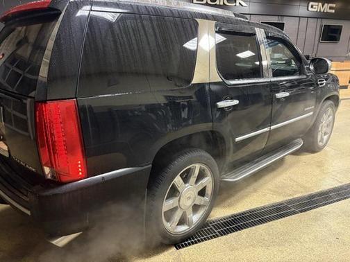 2011 Cadillac Escalade Luxury