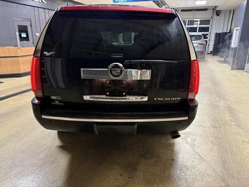 2011 Cadillac Escalade Luxury