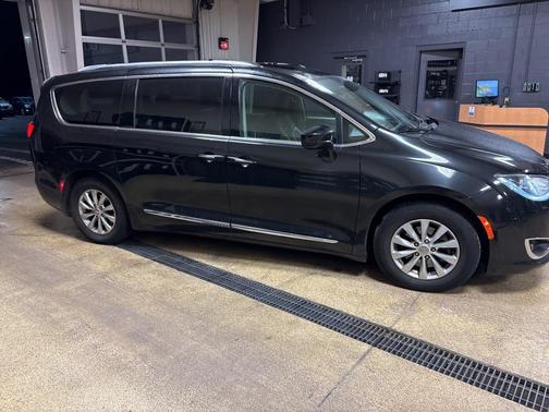 2018 Chrysler Pacifica Touring-L Plus