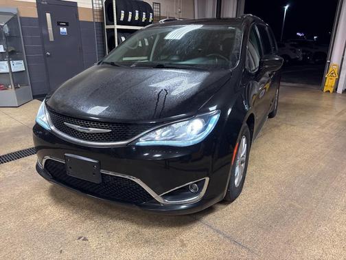 2018 Chrysler Pacifica Touring-L Plus