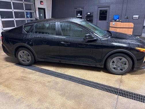 Aurora Black Pearl 2025 Kia K4 LX