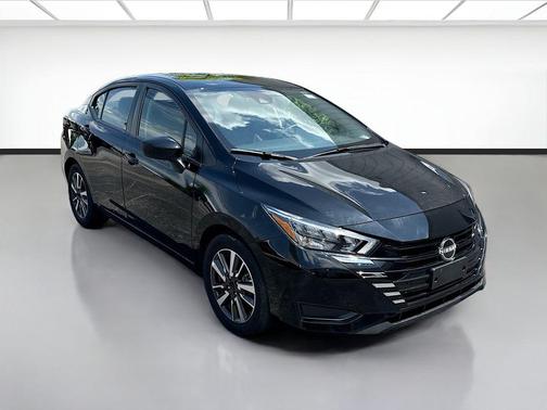 Super Black Metallic 2025 Nissan Versa 1.6 SV