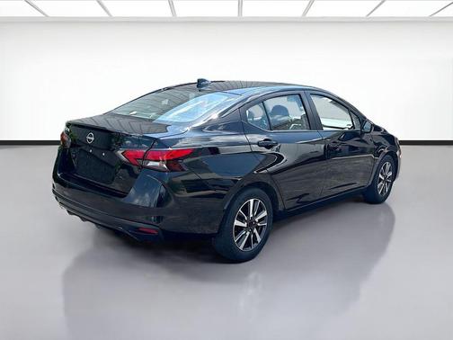 Super Black Metallic 2025 Nissan Versa 1.6 SV
