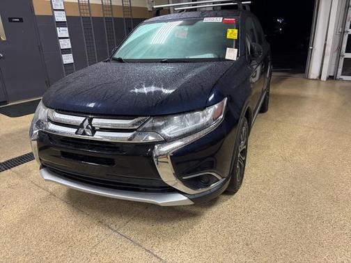 2017 Mitsubishi Outlander ES