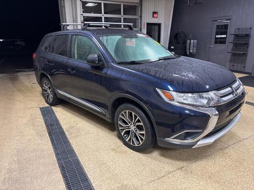 2017 Mitsubishi Outlander ES