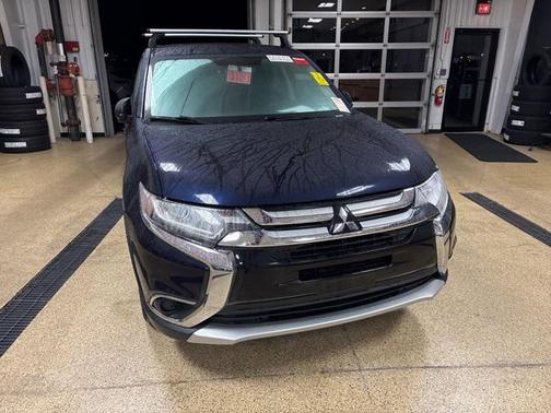 2017 Mitsubishi Outlander ES