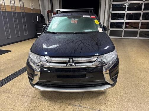 2017 Mitsubishi Outlander ES